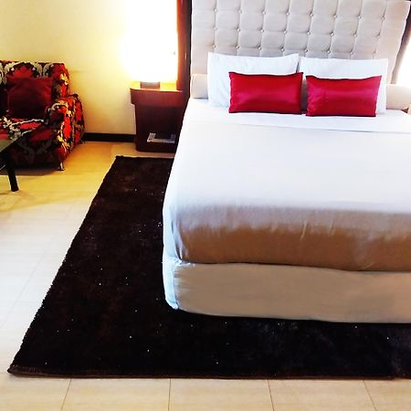 Dulcinea Hotel And Suites Lapu-Lapu City Esterno foto