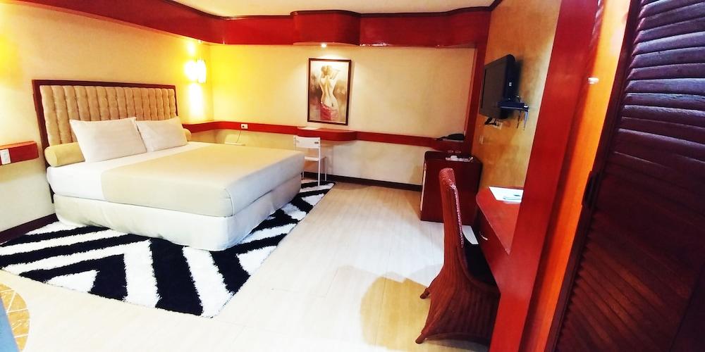 Dulcinea Hotel And Suites Lapu-Lapu City Esterno foto
