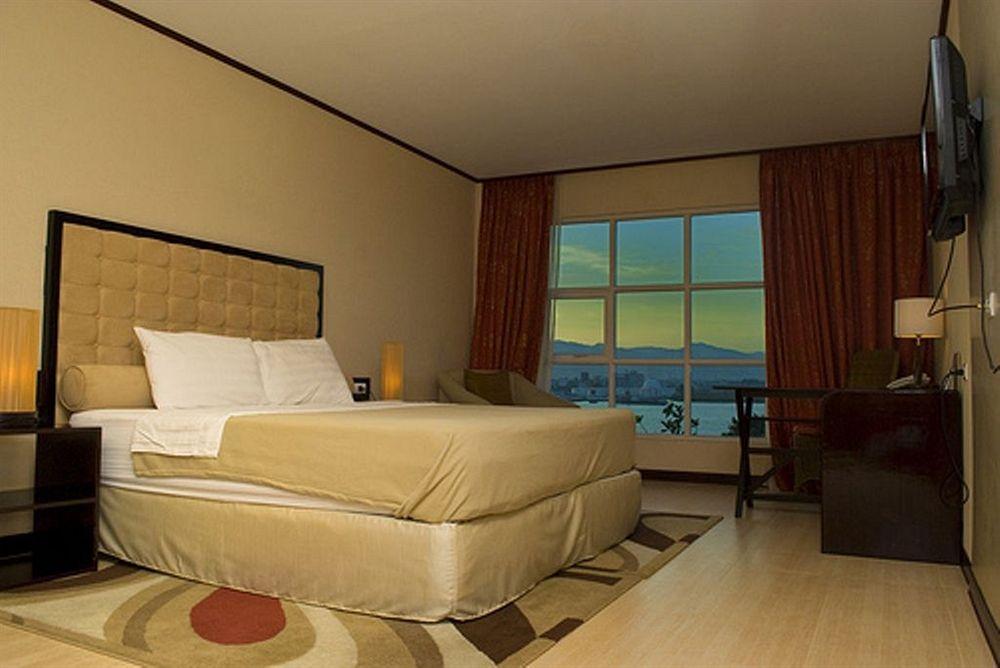 Dulcinea Hotel And Suites Lapu-Lapu City Esterno foto