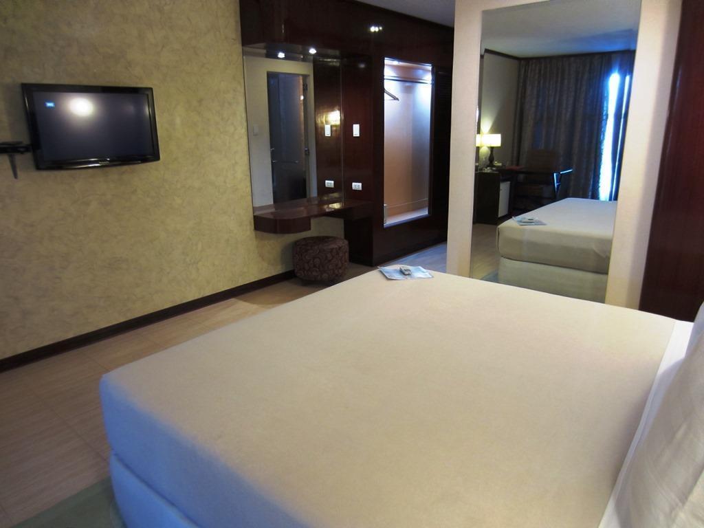 Dulcinea Hotel And Suites Lapu-Lapu City Esterno foto
