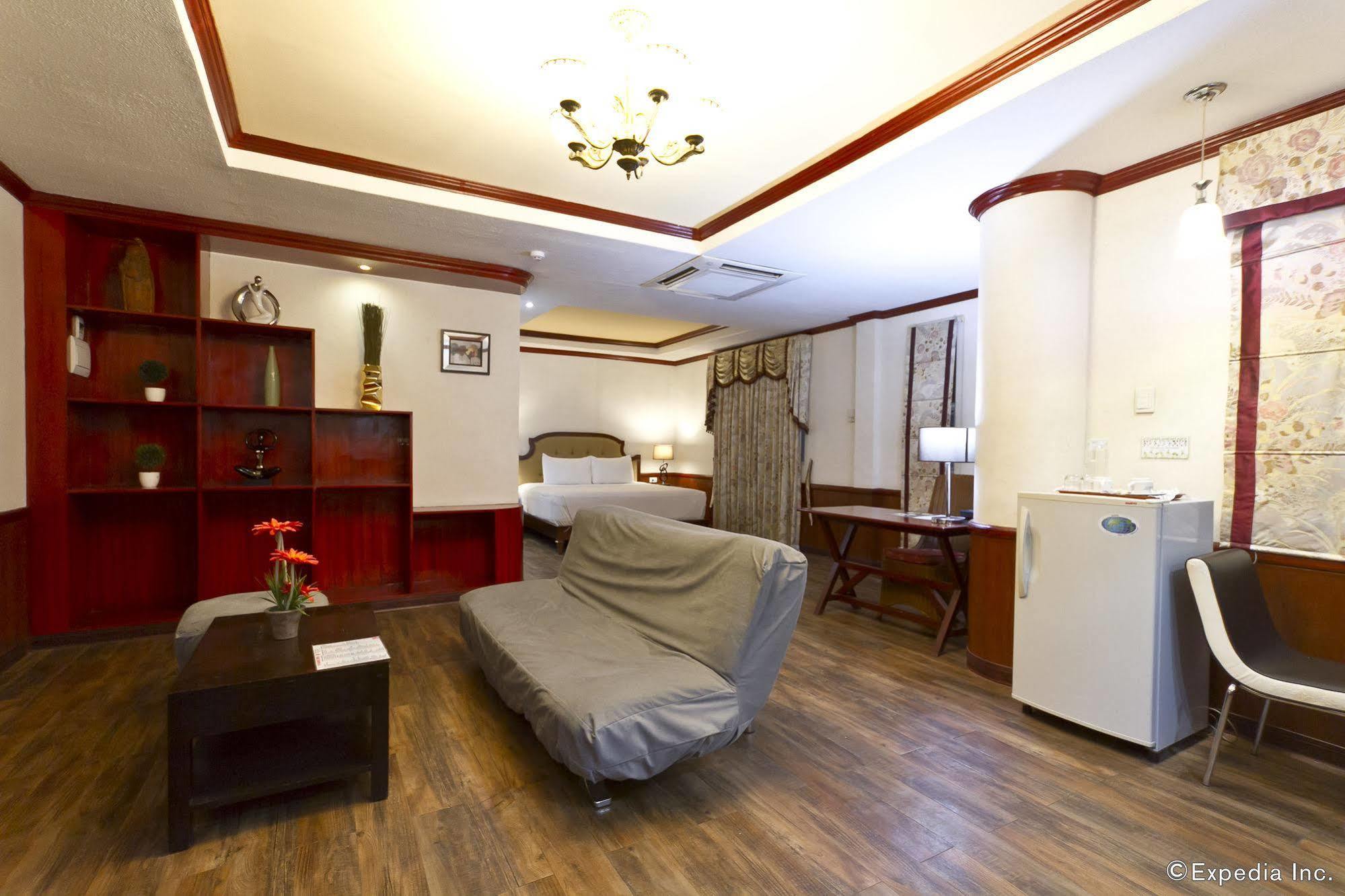 Dulcinea Hotel And Suites Lapu-Lapu City Esterno foto