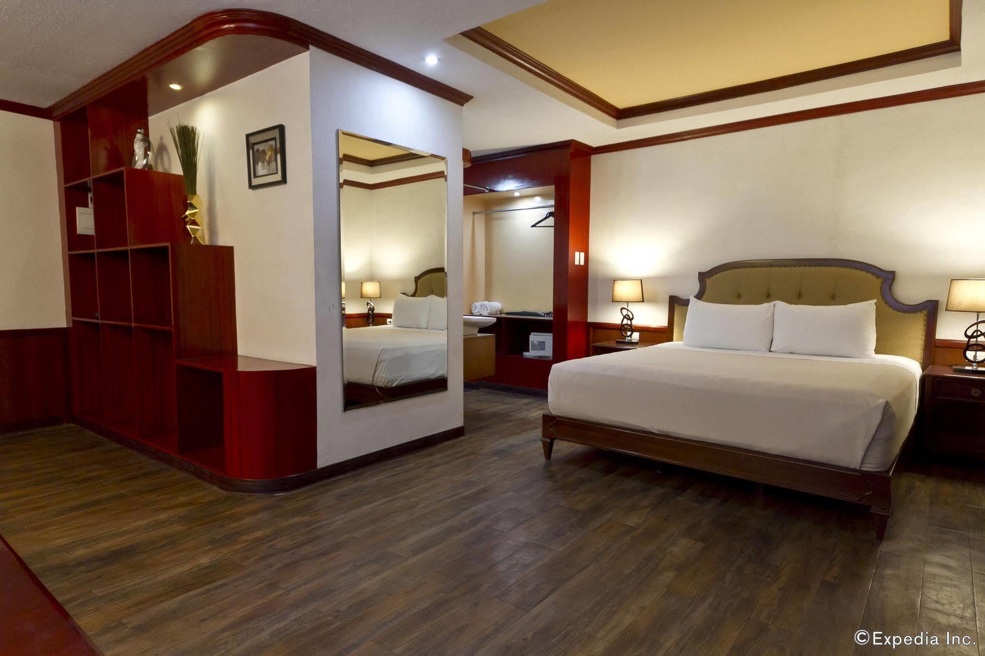 Dulcinea Hotel And Suites Lapu-Lapu City Esterno foto