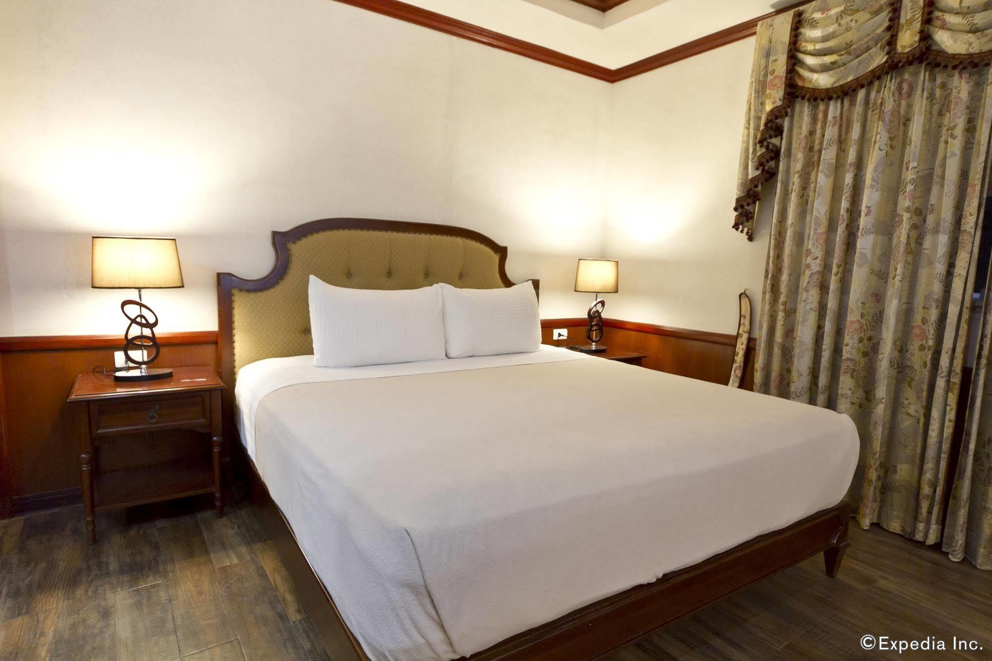 Dulcinea Hotel And Suites Lapu-Lapu City Esterno foto
